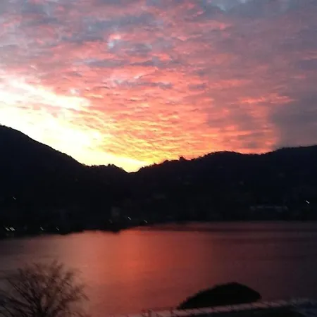 Splendid View Of Attico كومو