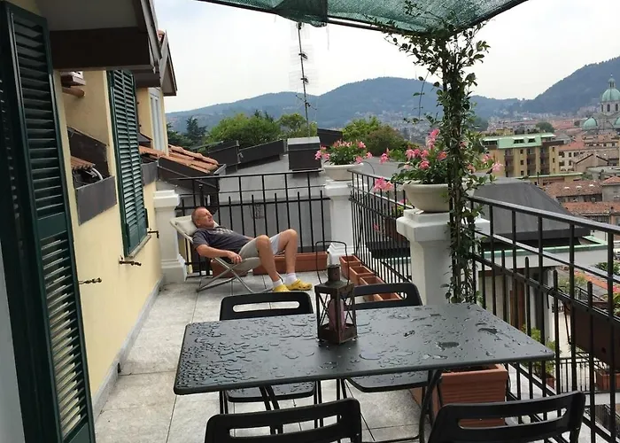 Splendid View Of Attico Appartement Côme